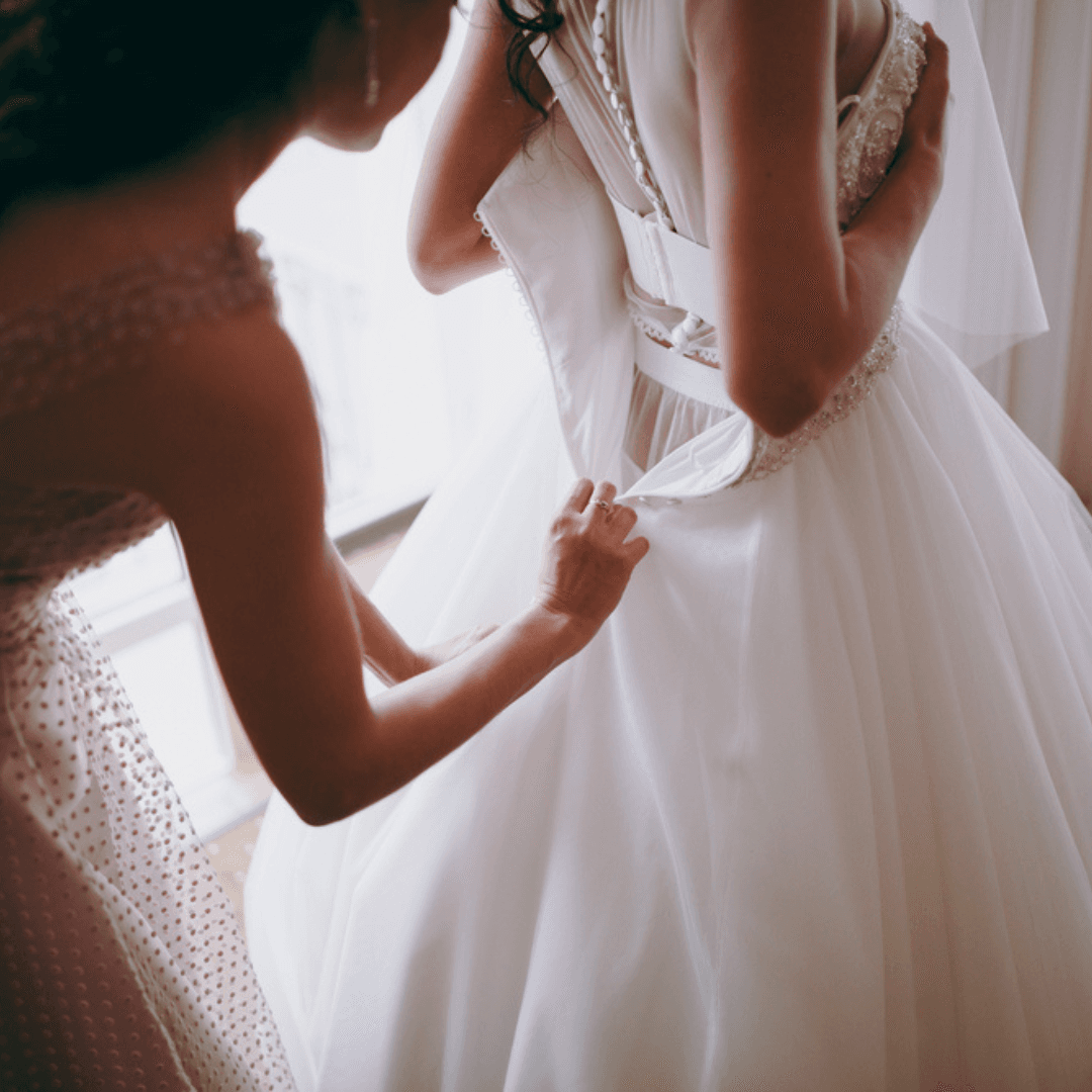 More Than Just Holding the Bouquet: What Does a Maid of Honor Actually Do?